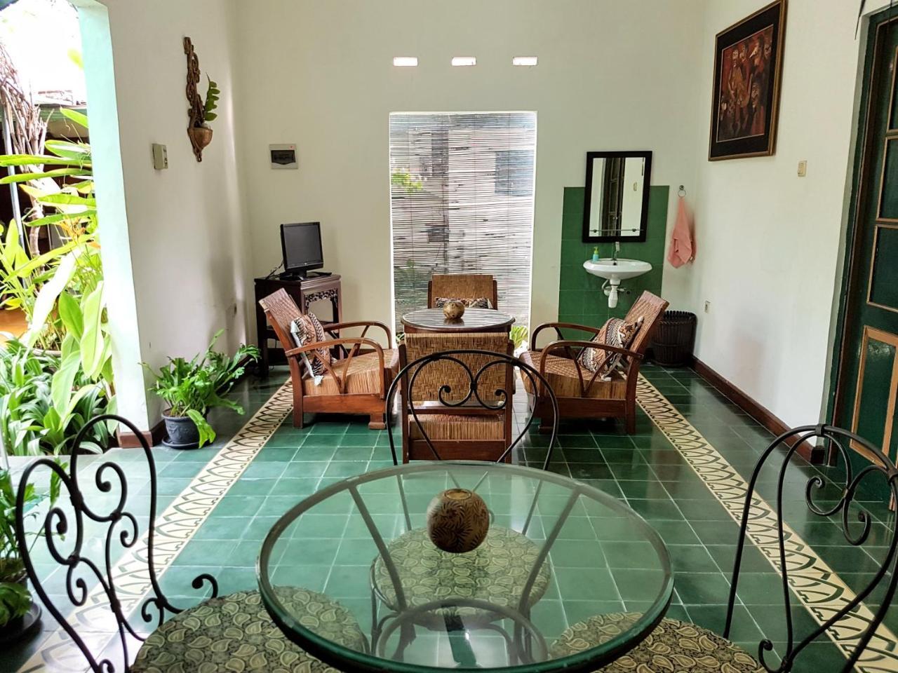 Ndalem Gamelan Apartment Yogyakarta Exterior photo